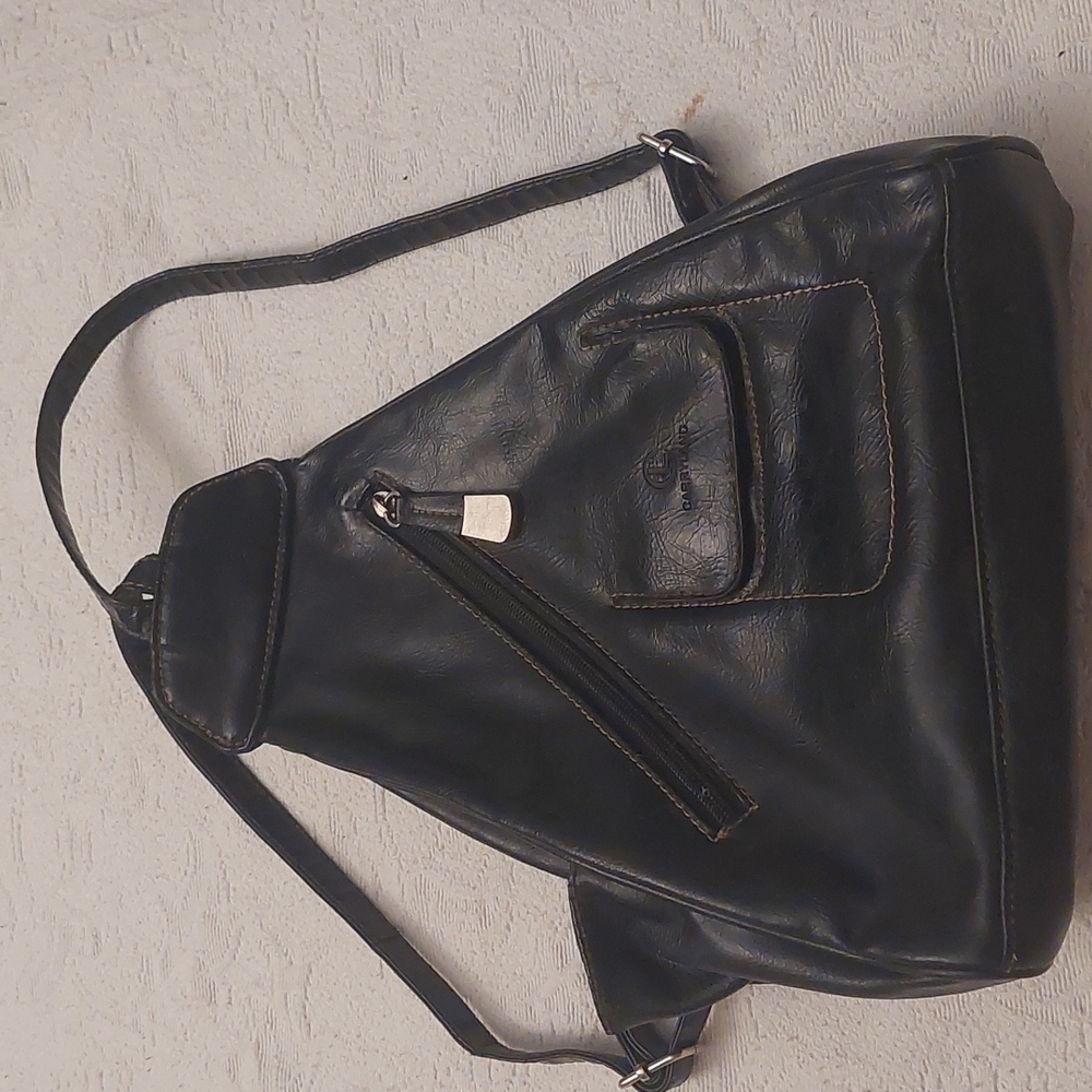 Carryland Triangle Backpack